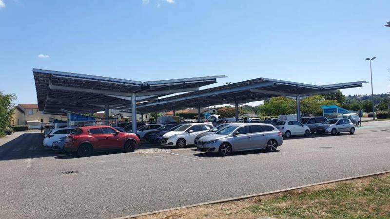Construction gratuite d'abris solaire pour le parking des entreprises à Nantes