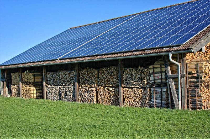 Construisez gratuitement votre hangar agricole solaire à Brive-la-Gaillarde avec notre solution unique